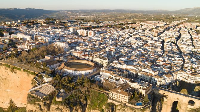 Muere un hombre con movilidad reducida en un incendio en su vivienda de Ronda, en Málaga