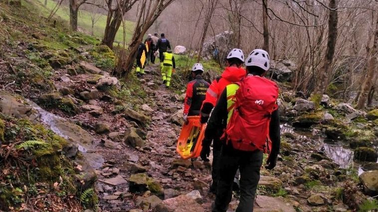 Muere una mujer tras caer de una cascada de cinco metros mientras hacía una ruta en Las Hunfrías, Toledo