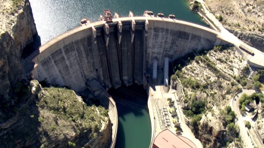 Así funciona el mayor embalse de bombeo de España