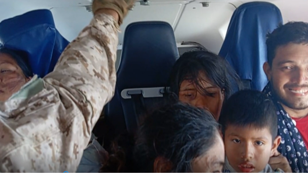 Cinco personas sobreviven a un accidente de helicóptero y a 36 horas en una zona infectada de caimanes en Bolivia