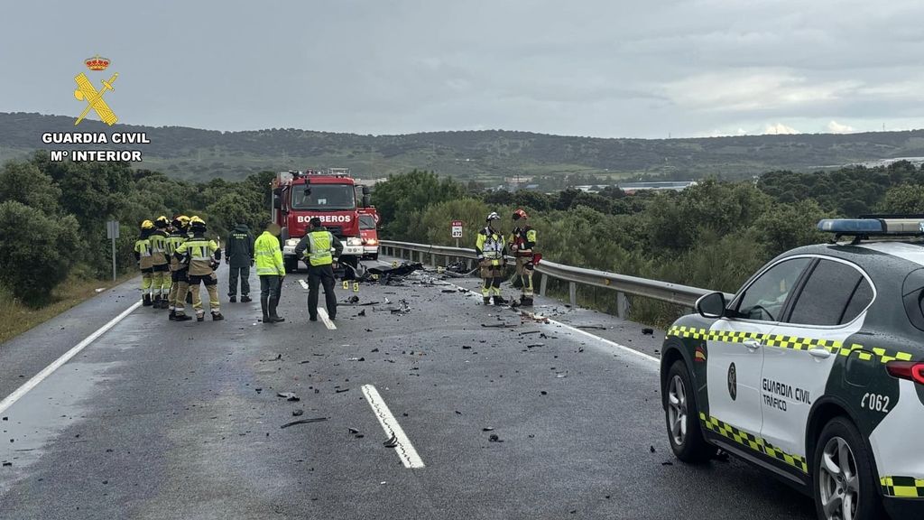 Accidente de coche en Plasencia en el que han fallecido un matrimonio y dos de sus familiares