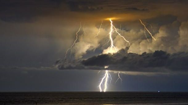 Galicia registra más de 600 rayos en una nueva jornada de alerta amarilla por fuertes lluvias y tormentas