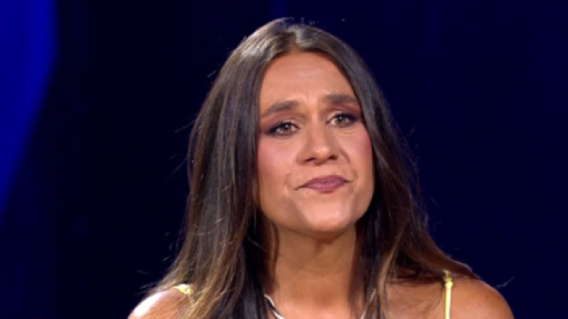 Laura Cuevas, al borde del llanto al revivir todo lo que ha dicho Carlos Calderón sobre ella cuando estaba en Honduras: "Se ha enseñado conmigo" ¡De viernes! Top Vídeos 451