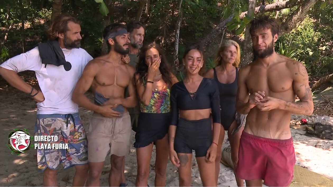Montoya se rompe y desata las lágrimas del resto de sus compañeros: el emotivo momento entre Sandra Barneda y 'Playa Furia'