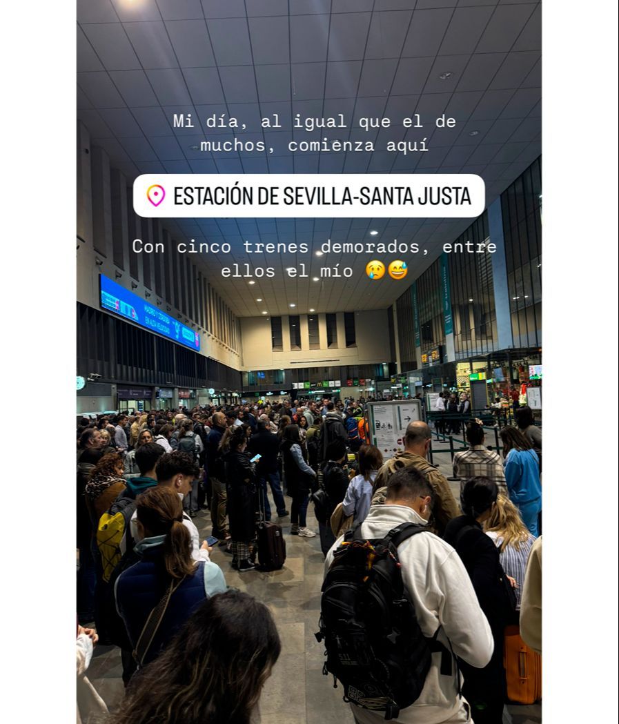 Alma Bollo muestra el caos que reina en la Estación de Santa Justa tras el retraso de los trenes
