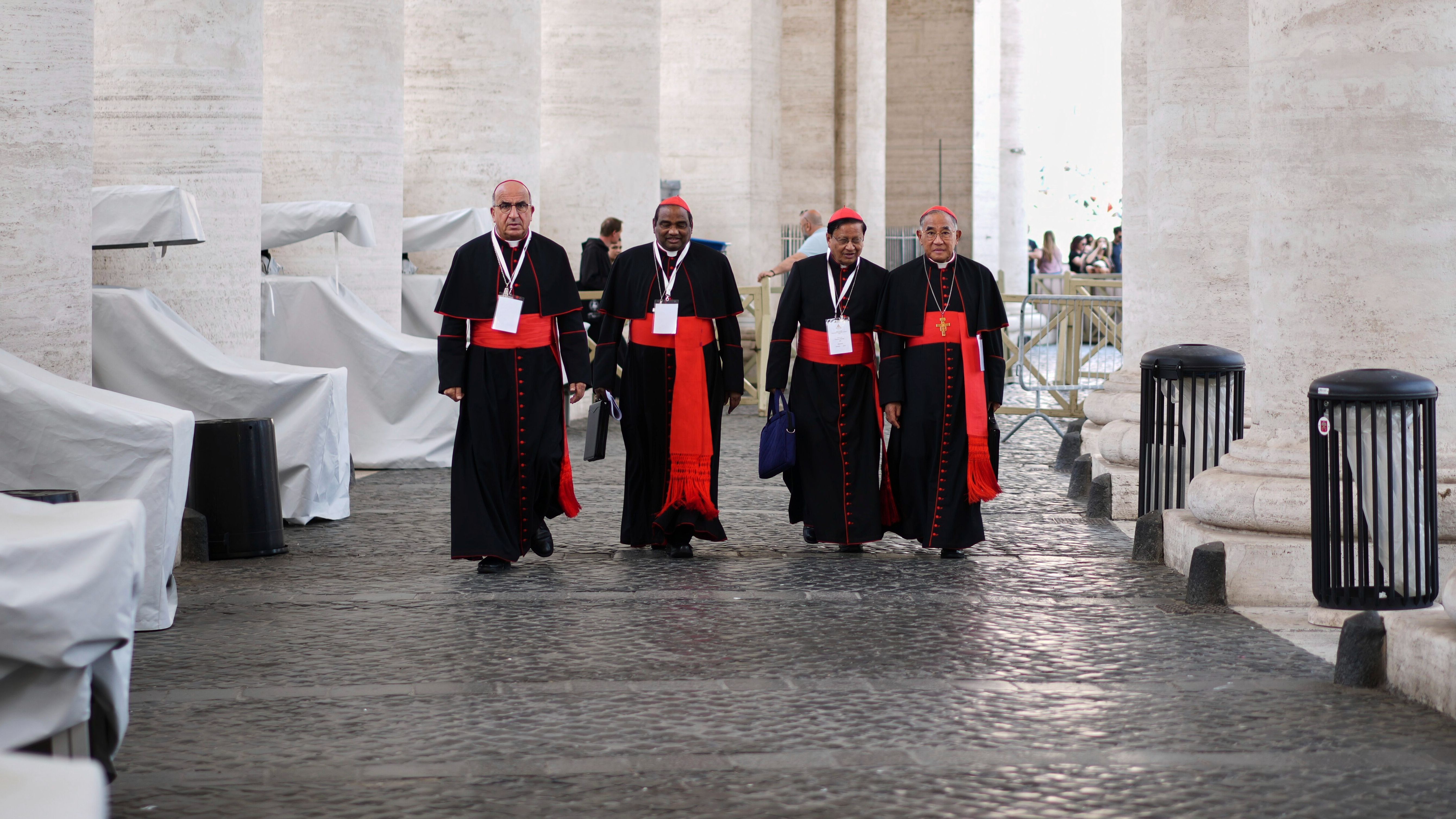 De izquierda a derecha, los cardenales Fernando Natalio Chomalí Garib, Anthony Poola, Charles Maung Bo y Francis Xavier Kriengsak Kovithavanij el pasado 3 de mayo.