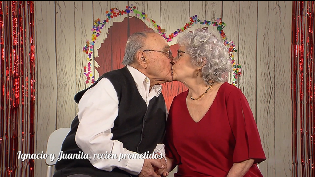 Dos solteros octogenarios se prometen amor eterno en ‘First Dates’: “Quiero pasar contigo el resto de mi vida"