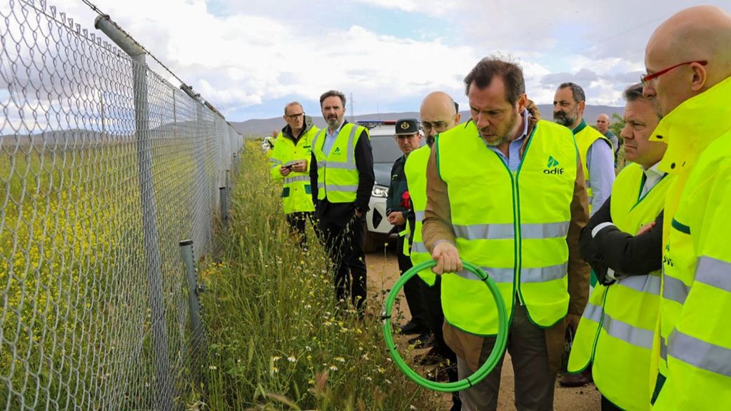 Óscar Puente hace un análisis sobre las causas del robo de cobre y la seguridad de los trenes