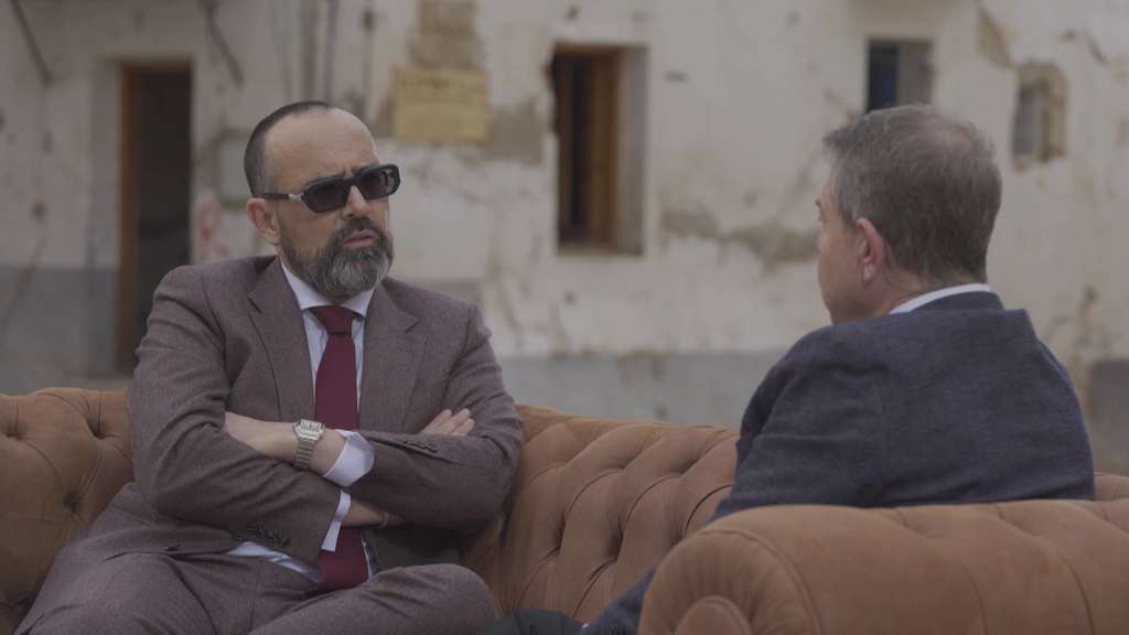 El motivo por el que Risto Mejide se ha sentado por primera vez al lado contrario del sofá en su entrevista a Emiliano García-Page: "¡No me digas, no sabía esto!"