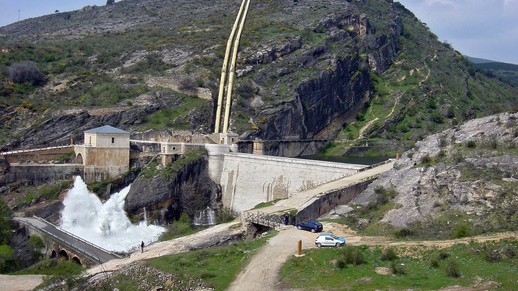 El Pontón de la Oliva, aliviando