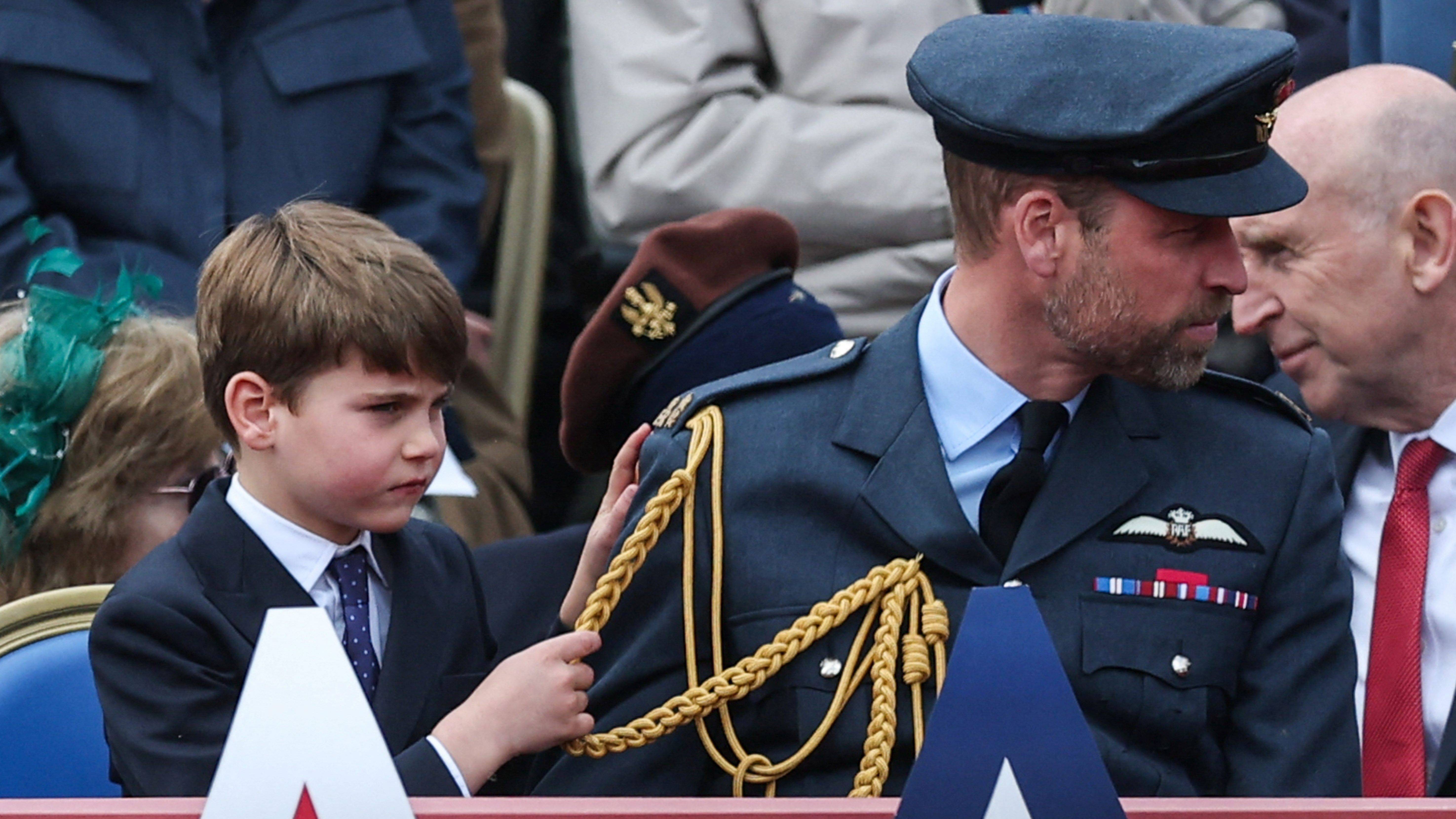 El príncipe Guillermo y Louis este 5 de mayo.