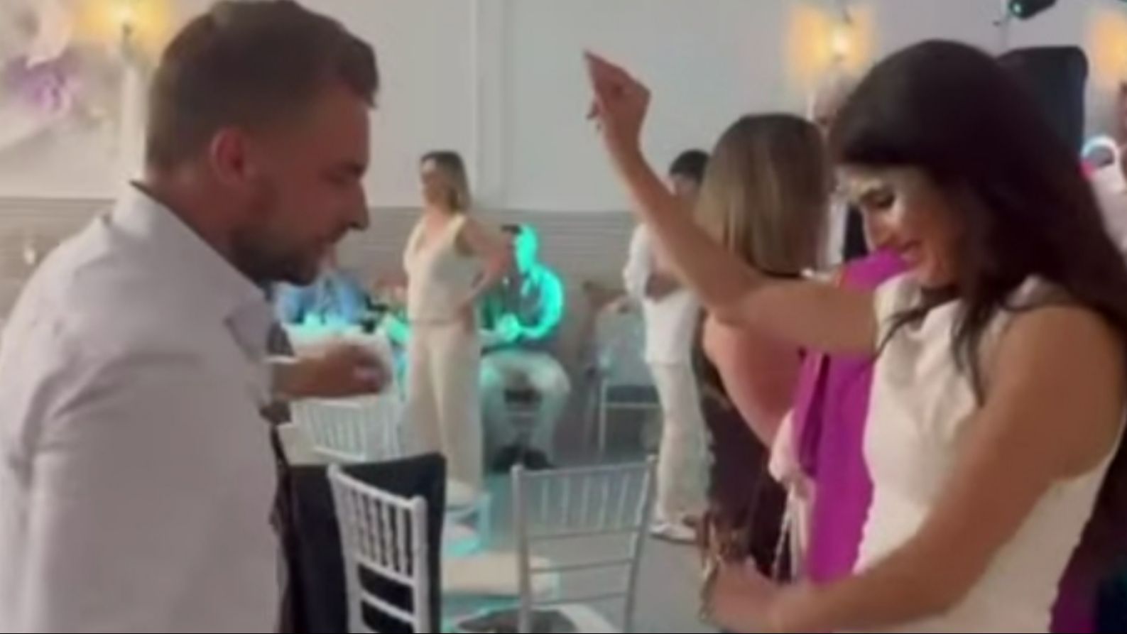 El vídeo del baile de José María Almoguera y María Sánchez en su evento familiar