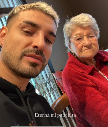 Fabio y su abuela, fallecida