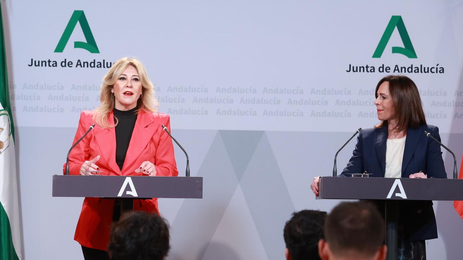 Imagen de archivo de las consejeras Carolina España y Rocío Díaz en una rueda de prensa tras un Consejo de Gobierno Imagen de archivo de las consejeras Carolina España y Rocío Díaz en una rueda de prensa tras un Consejo de Gobierno
