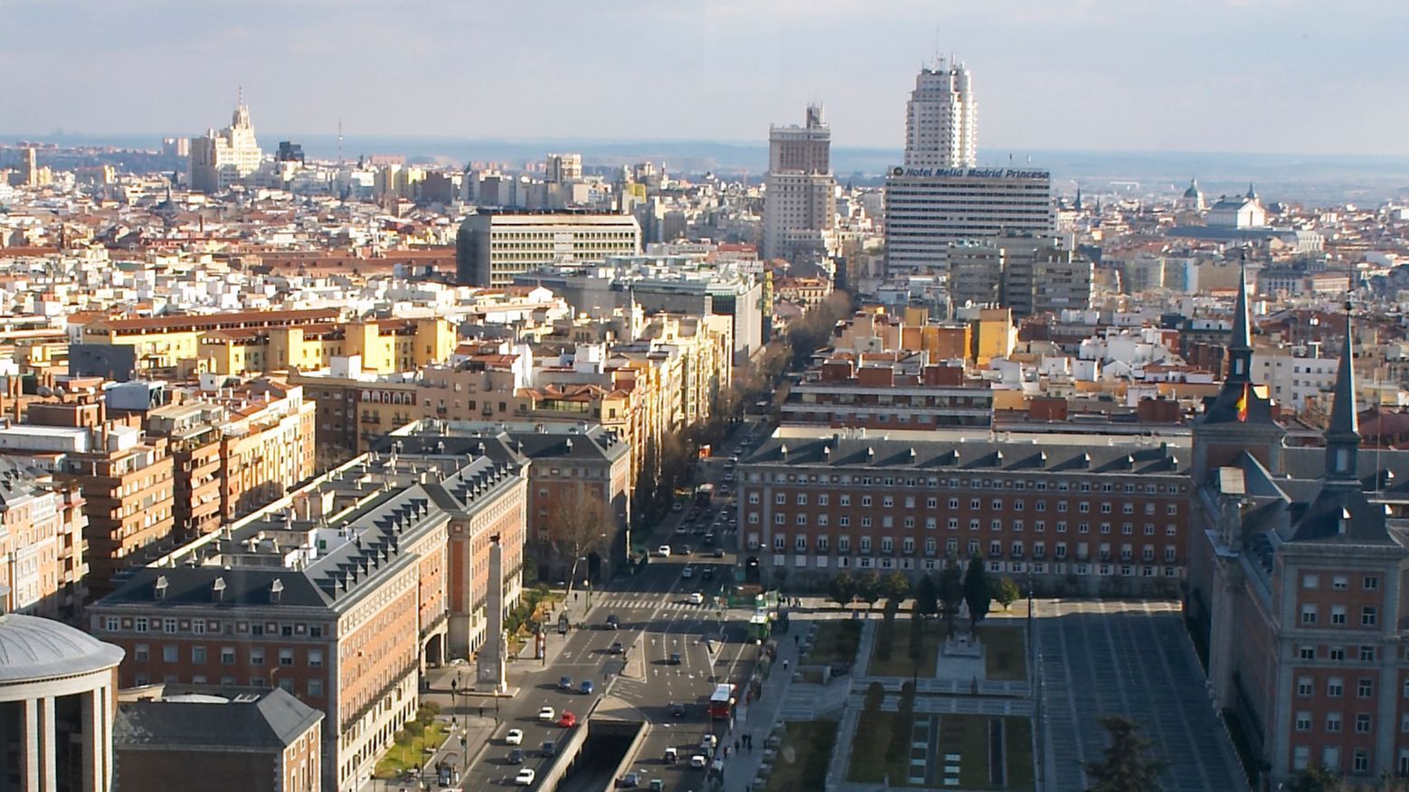 La calle Princesa, vista desde el Faro de Moncloa