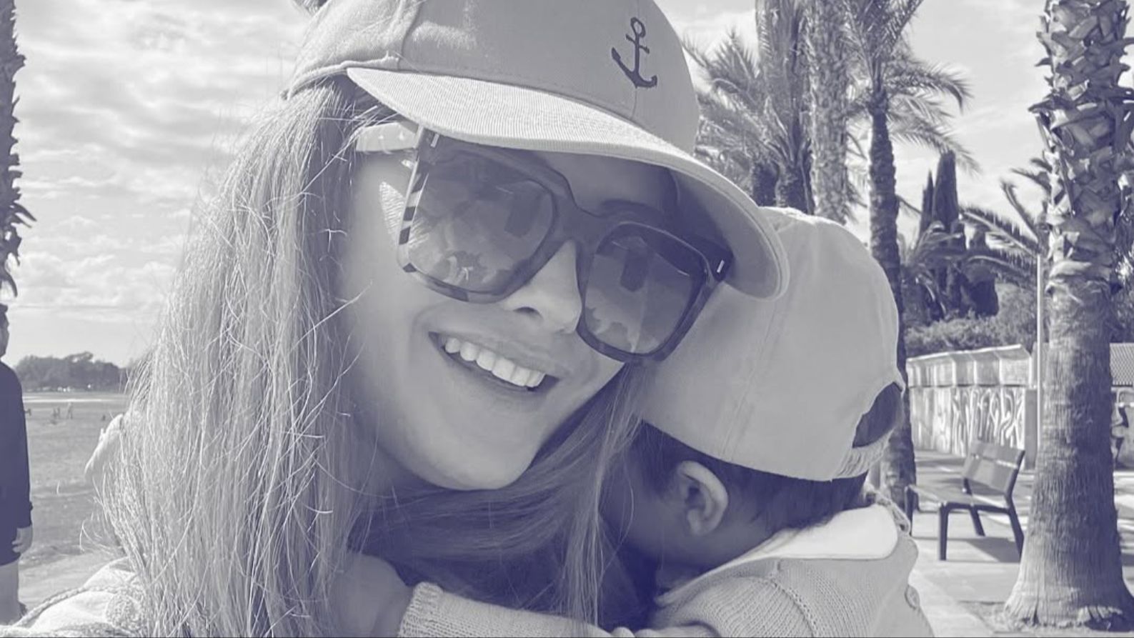 La influencer Rebeca Labara y su hijo, Mauro