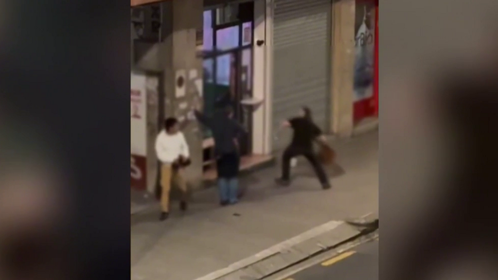 Unos vecinos de Santutxu impiden el robo a una mujer: "Le redujimos y después llegó la policía”