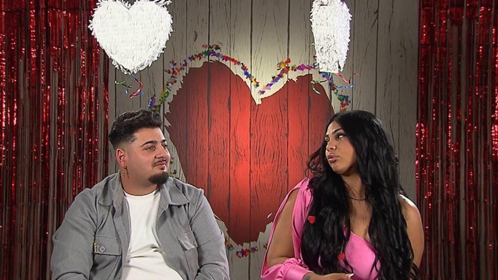 La soltera ‘Gato negro’, en shock al ver a su cita en ‘First Dates’: “Esperaba a Can Yaman y es el oso de la Masha”