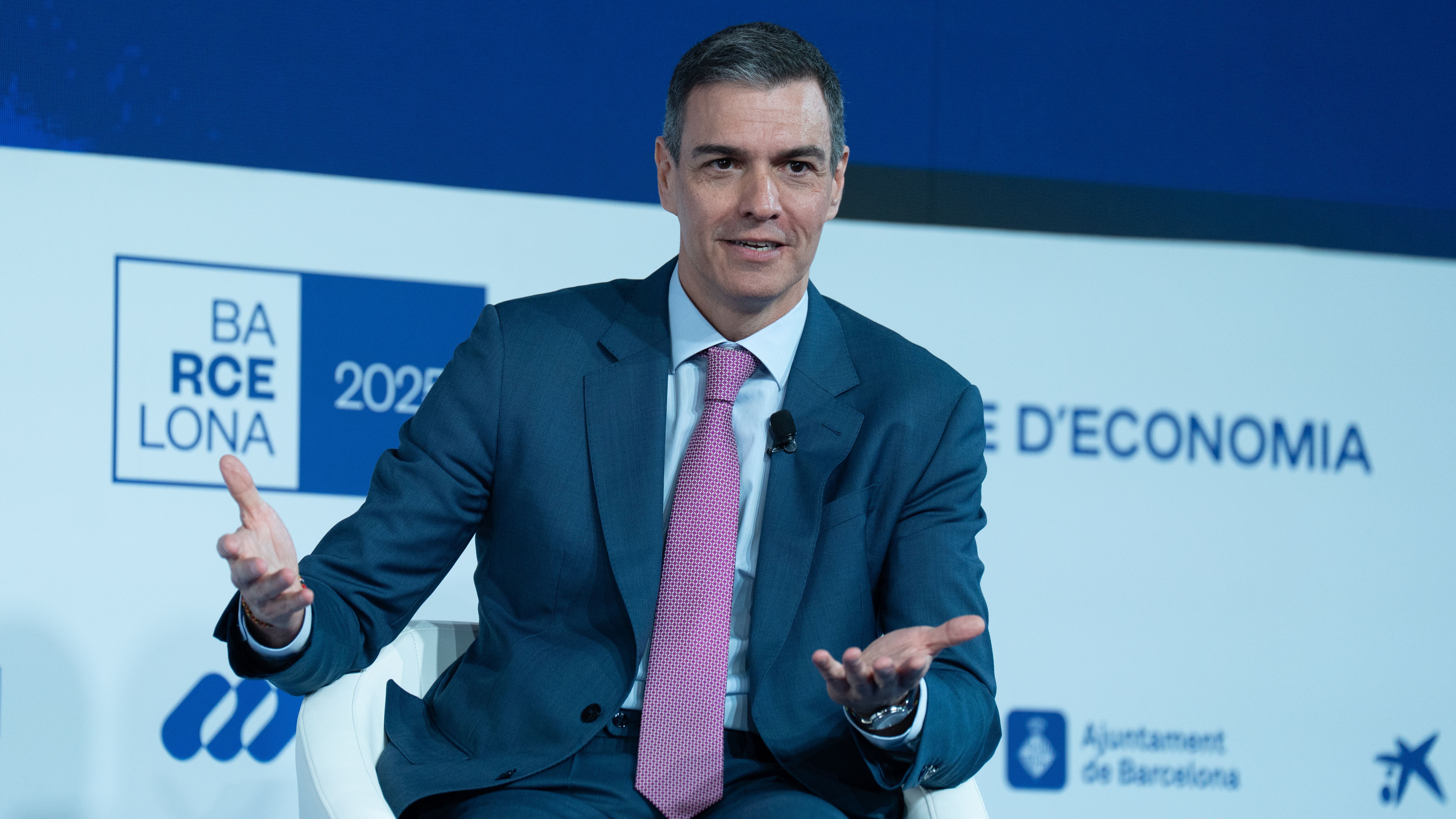 Pedro Sánchez anuncia una consulta pública sobre la OPA de BBVA a Banco Sabadell