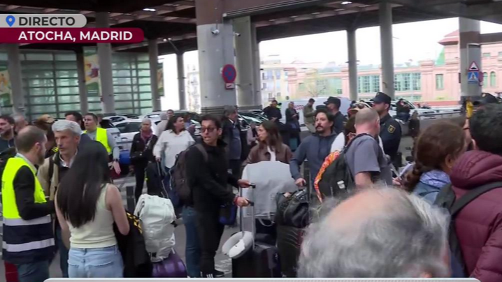 Renfe pide paciencia a los viajeros y que no lleguen con antelación a la Estación de Atocha