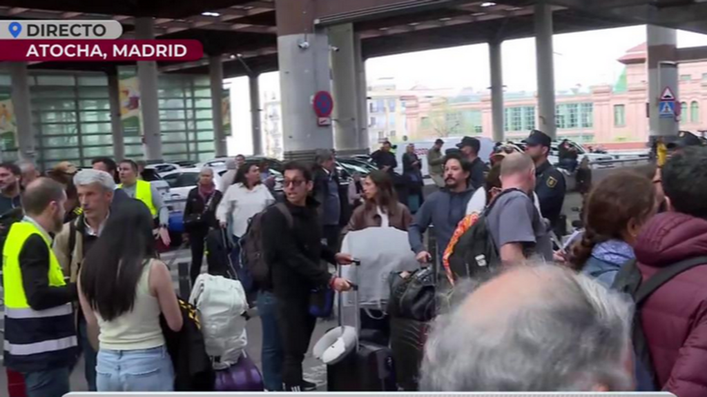 Renfe pide paciencia a los viajeros y que no lleguen con antelación a la Estación de Atocha