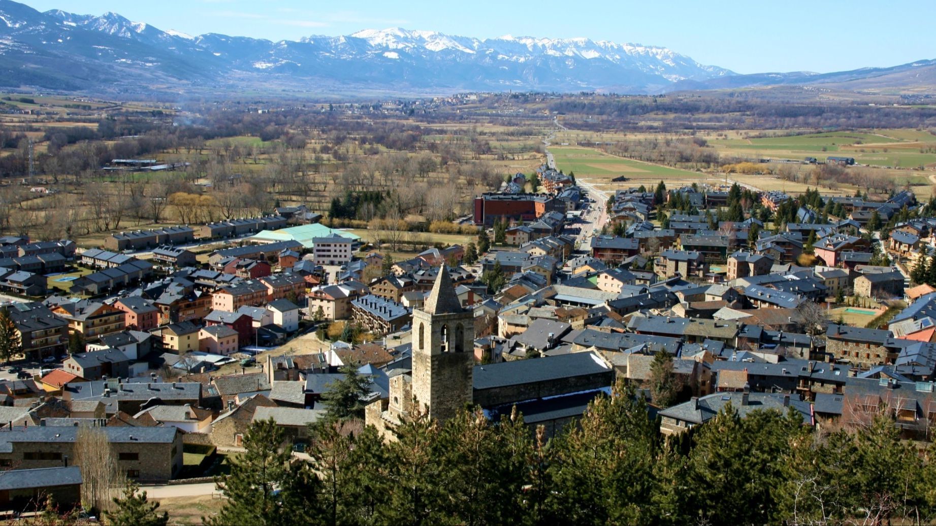 Vista panorámica de Llívia Vista panorámica de Llívia