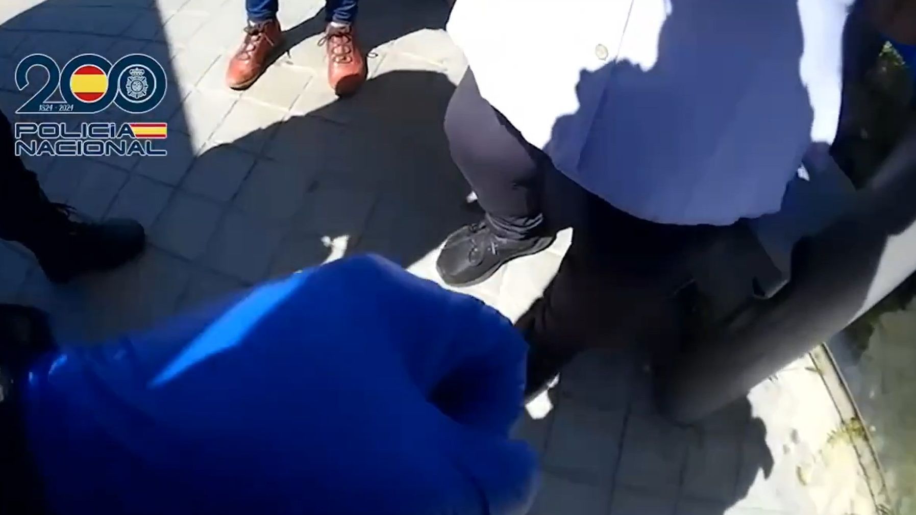 Intervención policial in extremis en Madrid para que una mujer diese a luz en pleno apagón: “Se puso de parto en un autobús”