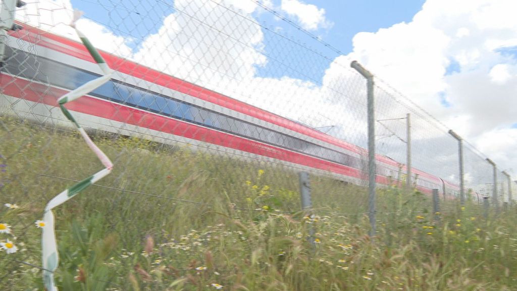 Los ladrones del cobre accedieron a las vías cortando la valla en un tramo sin cámaras