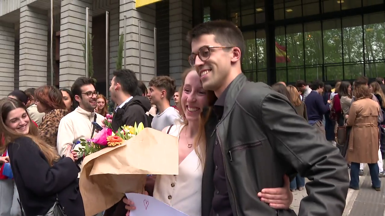 Más de 9.000 estudiantes de Medicina cumplen su sueño: las plazas de MIR comienzan a repartirse