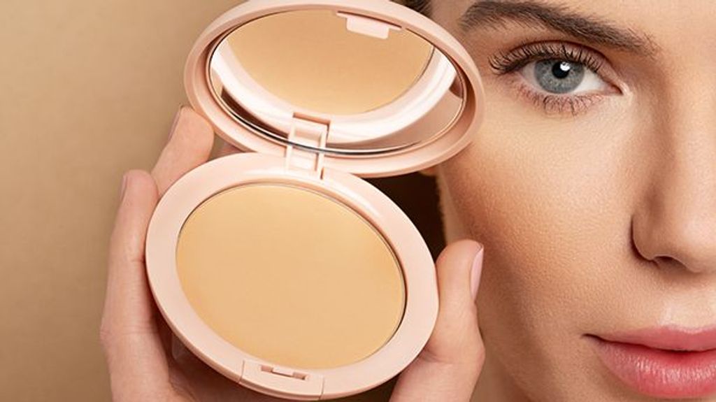 Polvo compacto perfeccionador efecto seda Deliplus