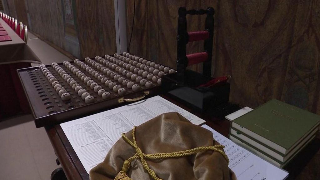 Roma y el Vaticano se preparan para el cónclave: turistas y peregrinos, expectantes ante la elección del nuevo papa