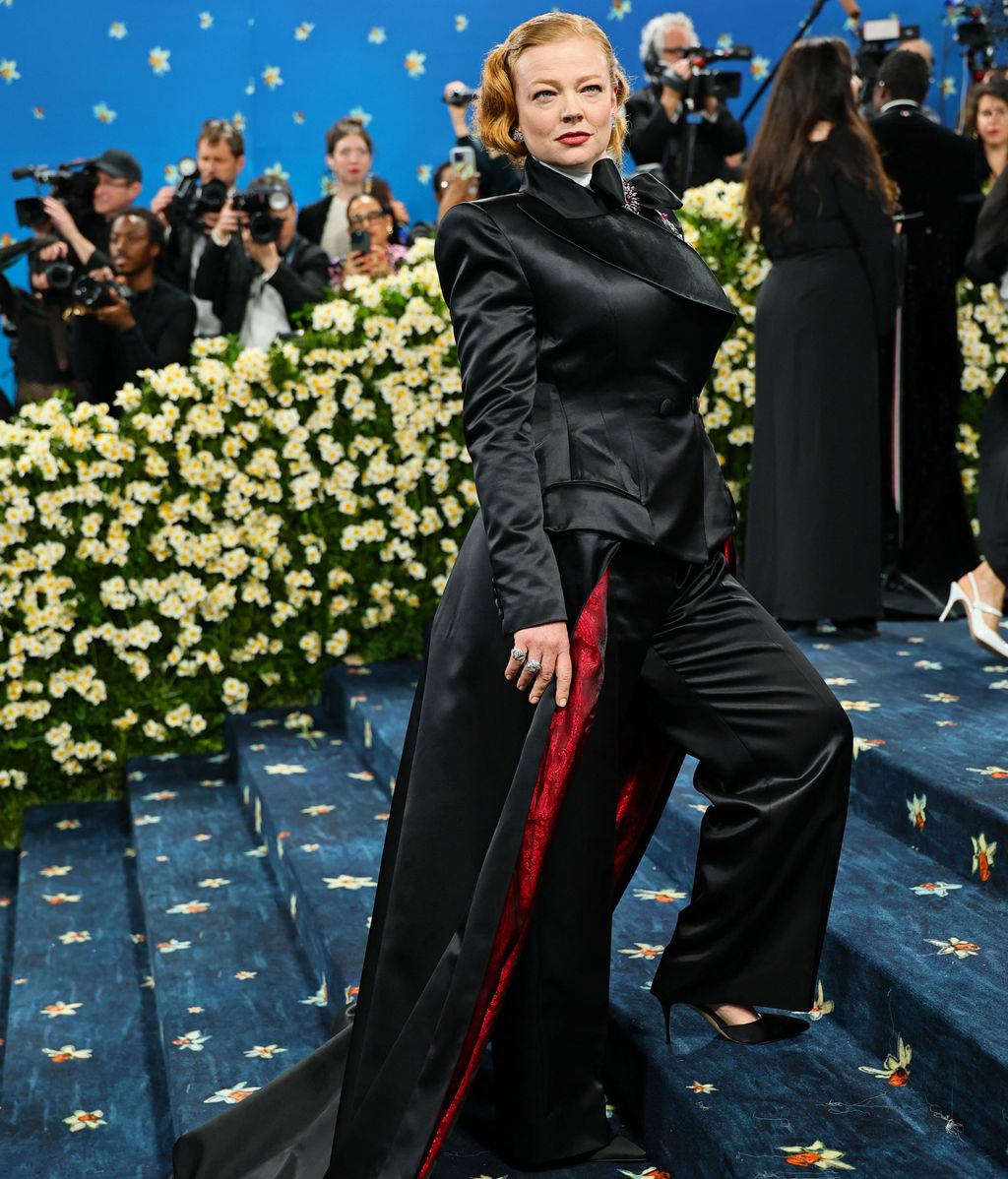 Sarah Snook en la MET Gala 2025