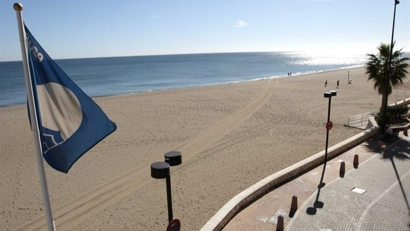 España lidera un año más la clasificación mundial de playas con banderas azules, con un total de 642