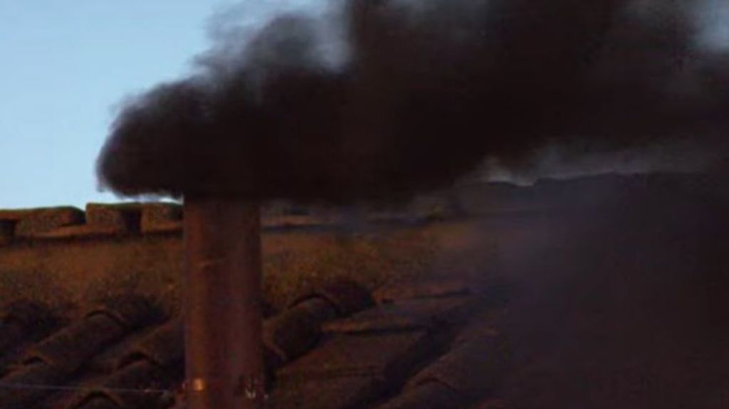 Fumata negra: el cónclave no elige al nuevo papa