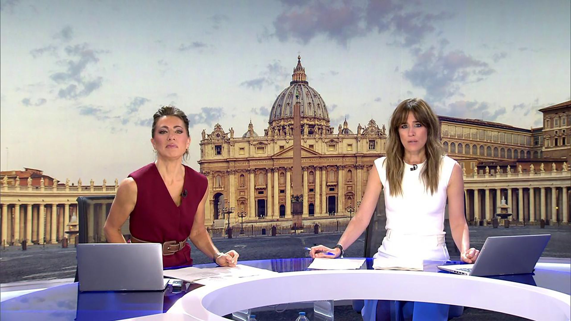 Con Isabel Jiménez y Ángeles Blanco Informativos Telecinco 2025 Mediodía 07/05/2025