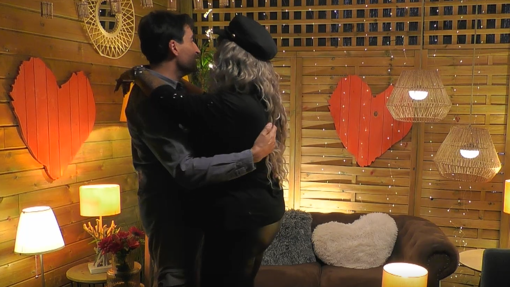Los solteros han bailado agarraditos en el reservado de 'First Dates'