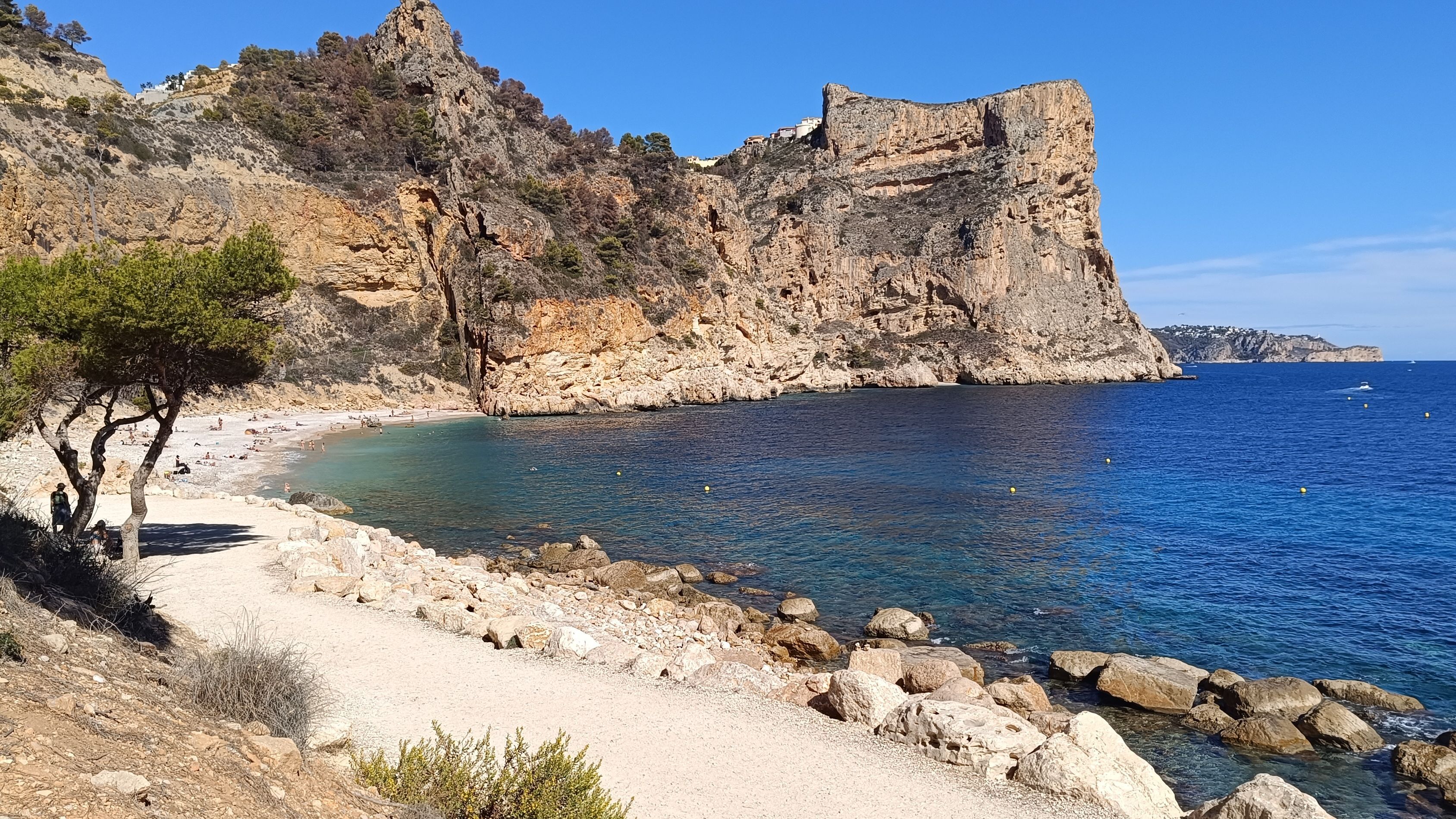 Panorámica de la zona donde se ubica la Cueva del Moraig