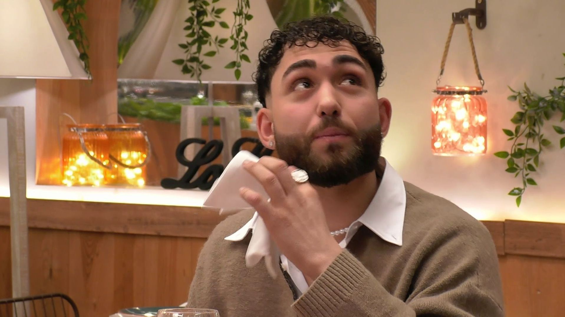 Un soltero, nervioso por las cámaras