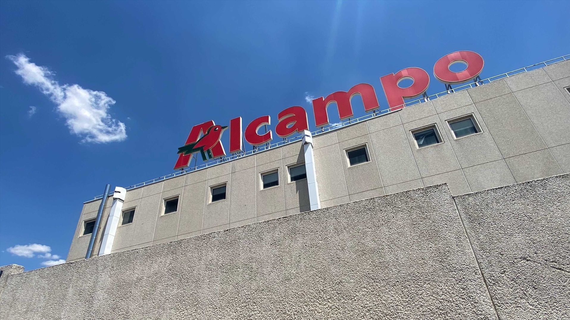 Alcampo cerró 2019 con ventas de 4.652 millones y reduce un 63% su inversión en España