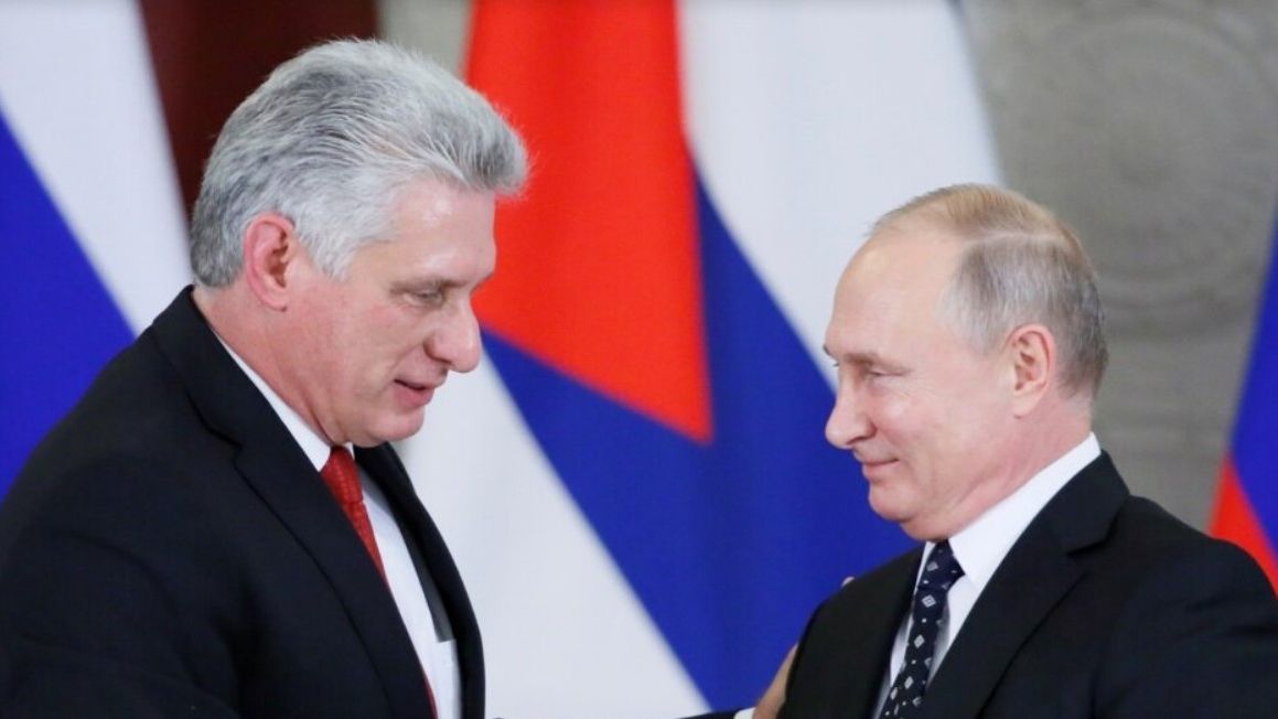 El presidente de Cuba, Miguel Díaz Canel en un encuentro con Vladimir Putin durante su visita a Moscú el 2 de noviembre de 2018 . El presidente de Cuba, Miguel Díaz Canel en un encuentro con Vladimir Putin durante su visita a Moscú el 2 de noviembre de 2018 .