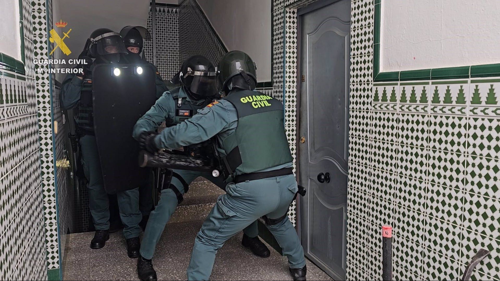Imagen de la intervención de los agentes en La Rinconada Imagen de la intervención de los agentes en La Rinconada