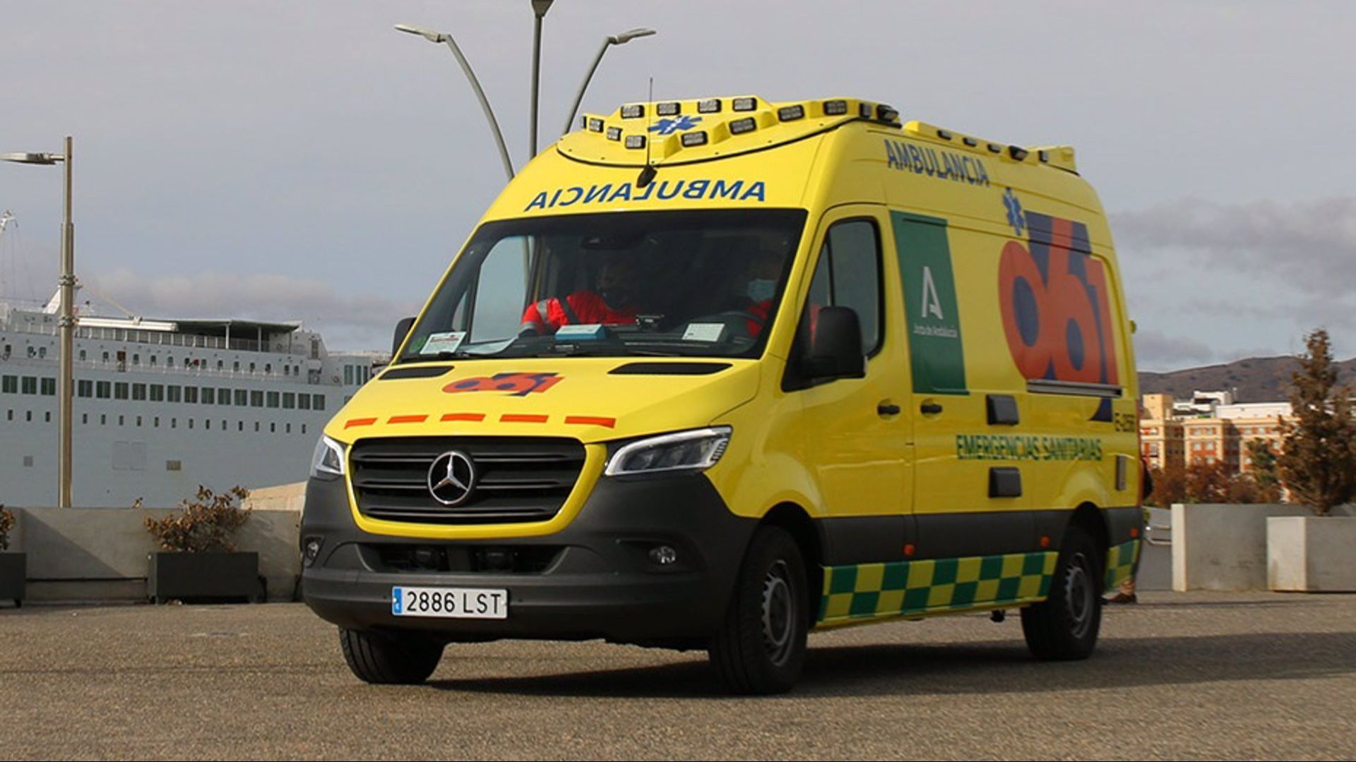 Ambulancia del Centro de Emergencias Sanitarias 061