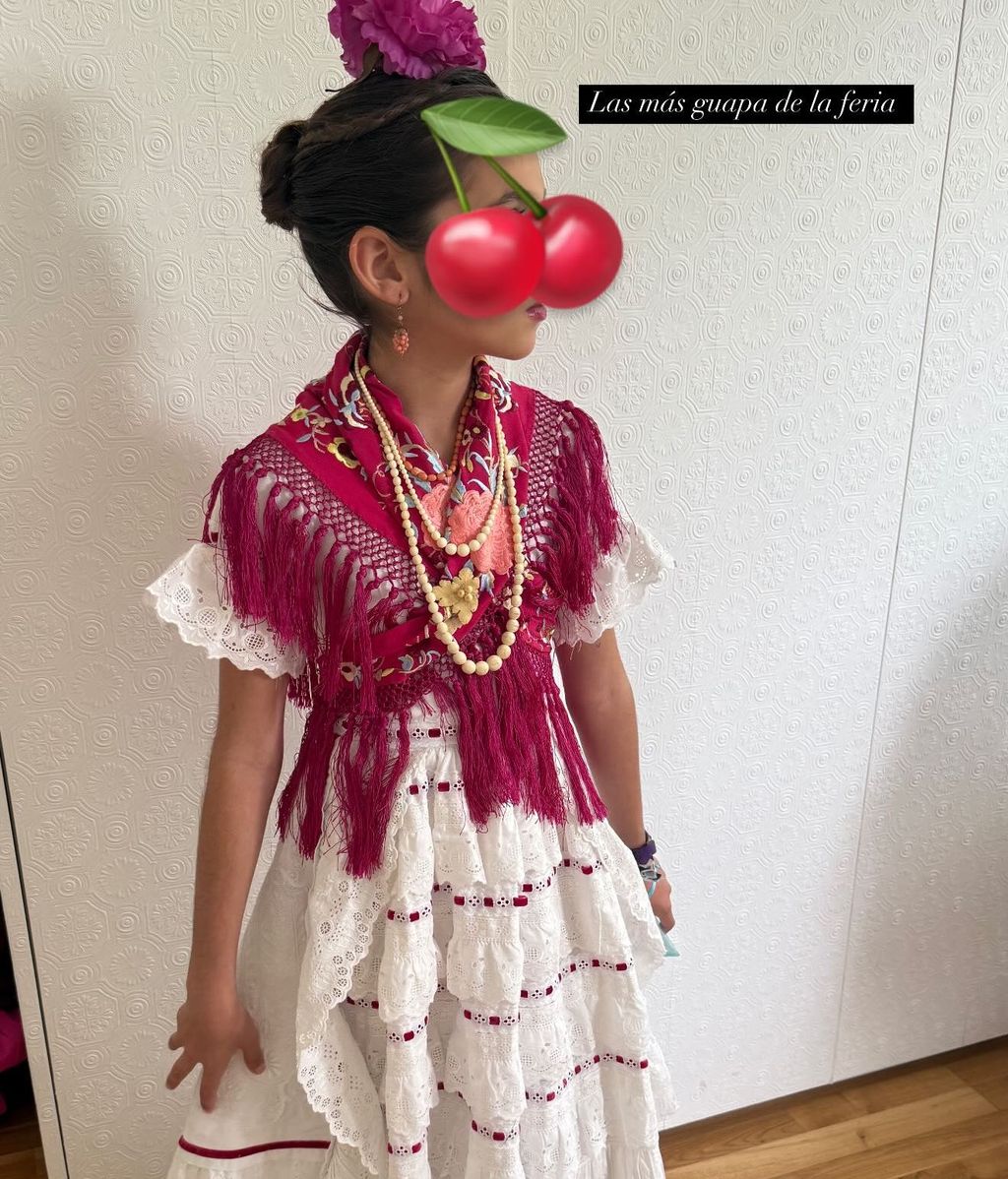 Carmen Rivera, la hija de Fran y Lourdes, vestida de flamenca en la Feria de Abril
