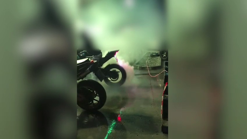 La Guardia Civil investiga una multitudinaria y peligrosa concentración ilegal de vehículos en Lugo