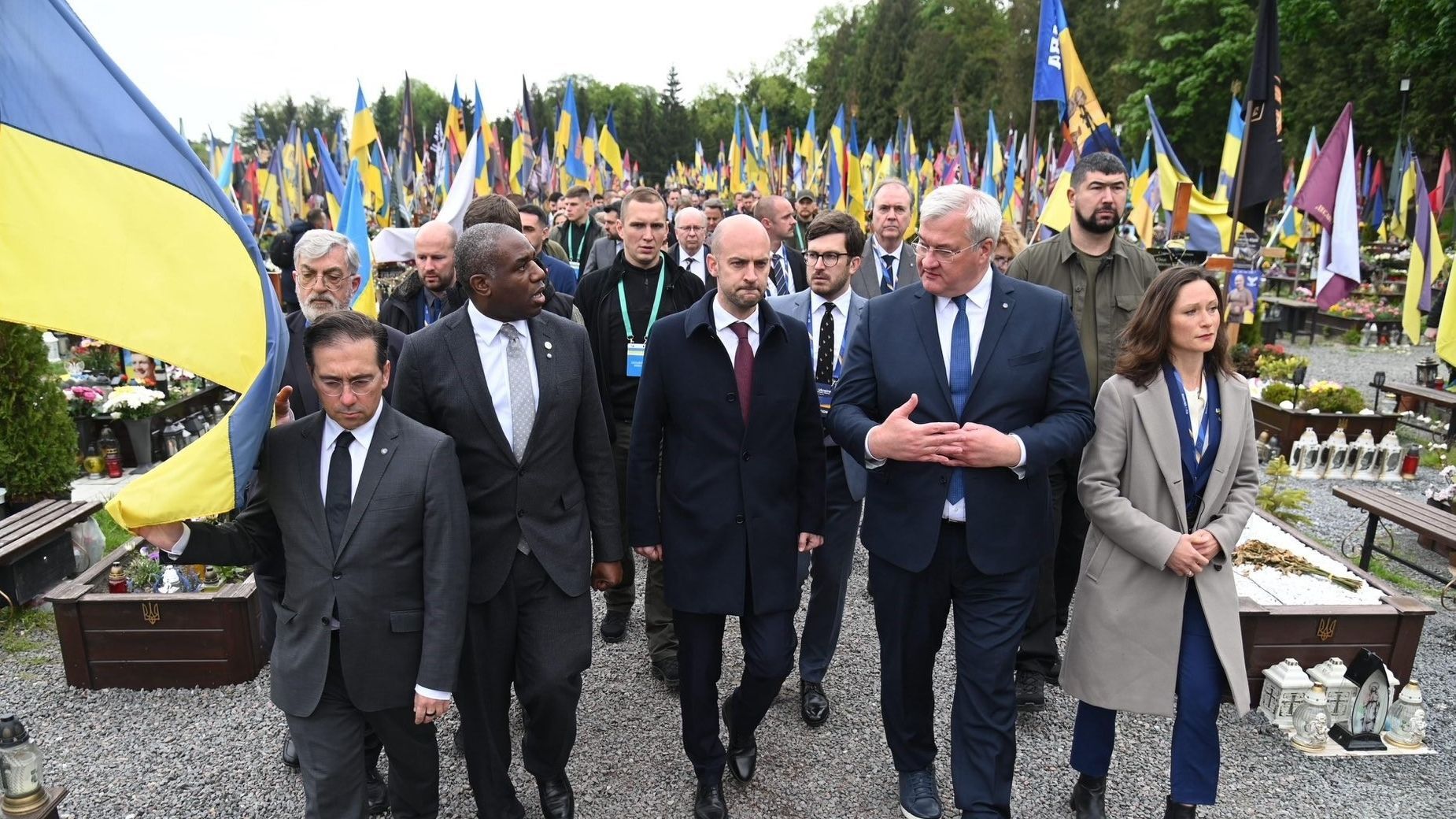 La simbólica imagen de la visita de algunos representantes europeos a Ucrania: José Manuel Albares, entre los representantes La simbólica imagen de la visita de algunos representantes europeos a Ucrania: José Manuel Albares, entre los representantes