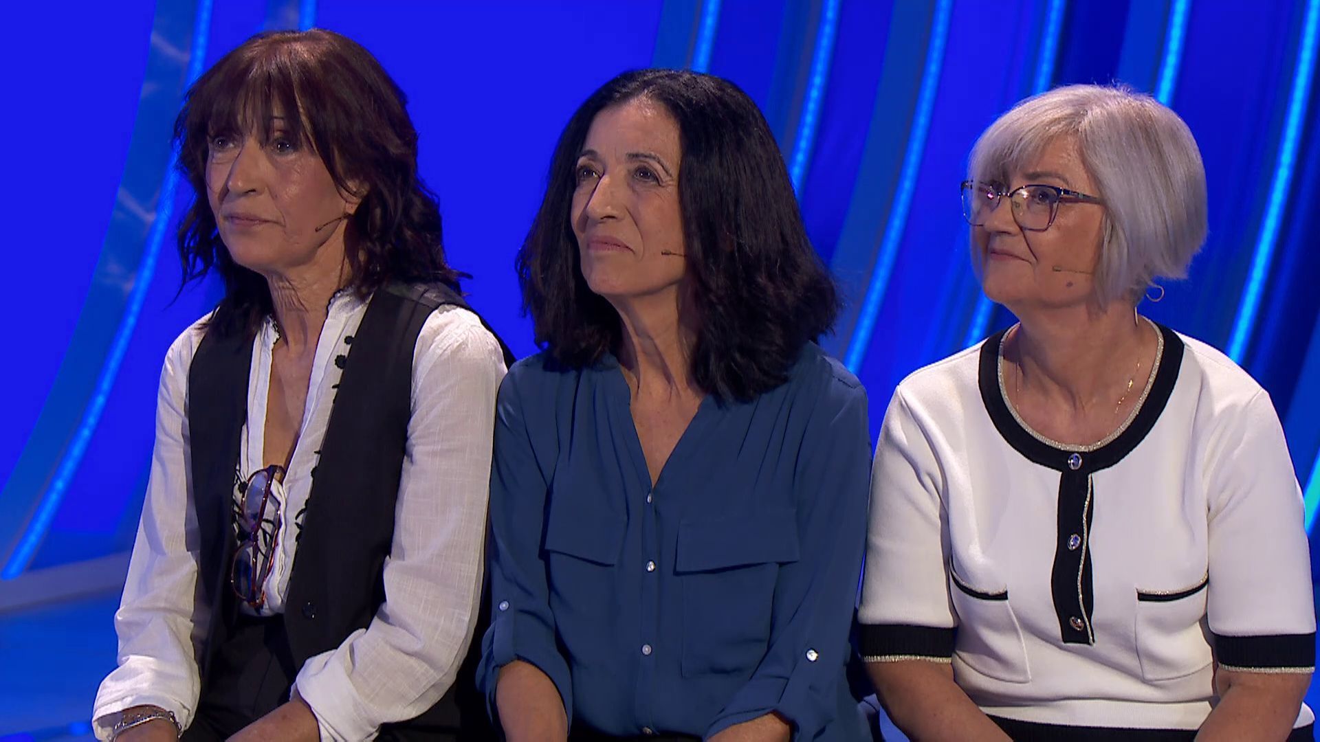 Las tres hermanas conocen a su prima.