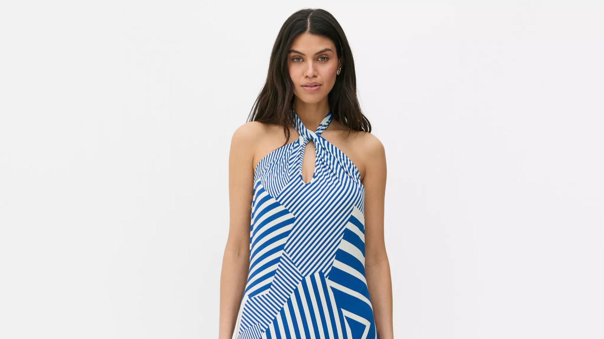 Modelo con uno de los vestidos de la nueva temporada