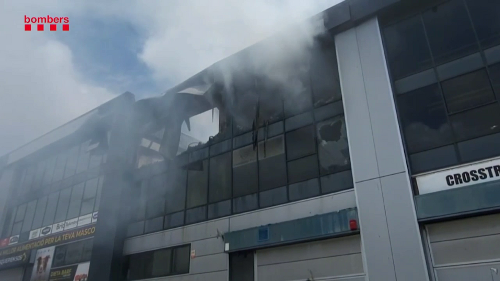 Dan por controlado el incendio de Vilanova i la Geltrú