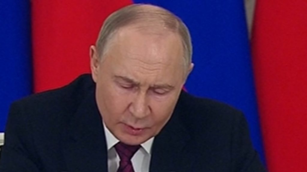 Vladimir Putin lanza una primera oferta para negociar la paz con Ucrania: pone de fecha el 15 de marzo en Estambul