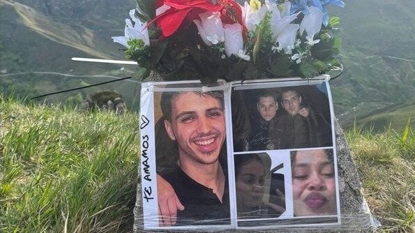 Los padres de uno de los jóvenes fallecidos en Lunada, Cantabria, recogen 26.000 firmas en Change.org pidiendo un quitamiedos